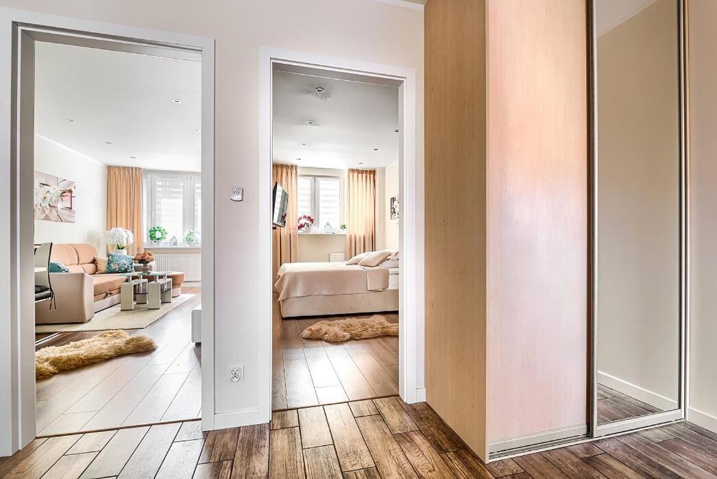 Апартаменты Flower Apartament City Center Щецин Экстерьер фото